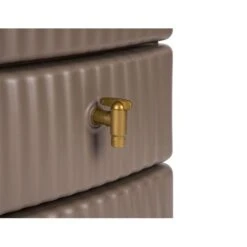 Regenton Muurmodel Slim 650 Liter + Kraan - Taupe 7 Regenton Muurmodel Slim 650 Liter + Kraan - Taupe -Gardena Winkel regenton muurmodel slim 650l taupe kr 1603726254 600