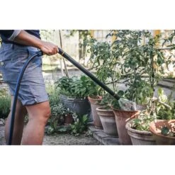 Fiskars Tuinspuit Met Verlengstuk -Gardena Winkel tuinspuit fiskars 1621324217 3 600